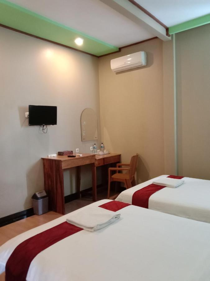 The New Orlinds Guest House Wonosari Exterior foto