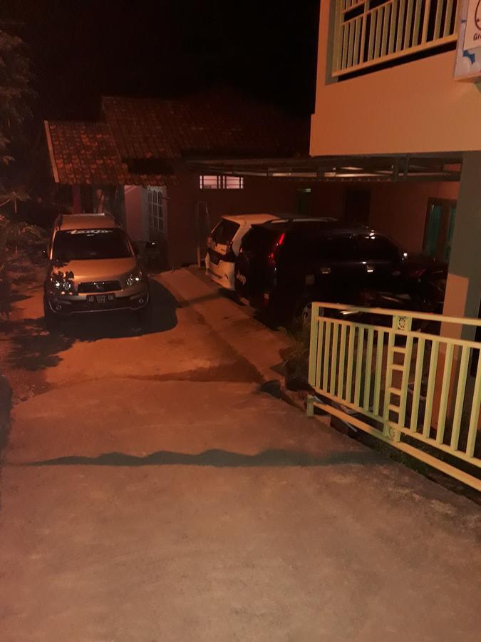 The New Orlinds Guest House Wonosari Exterior foto